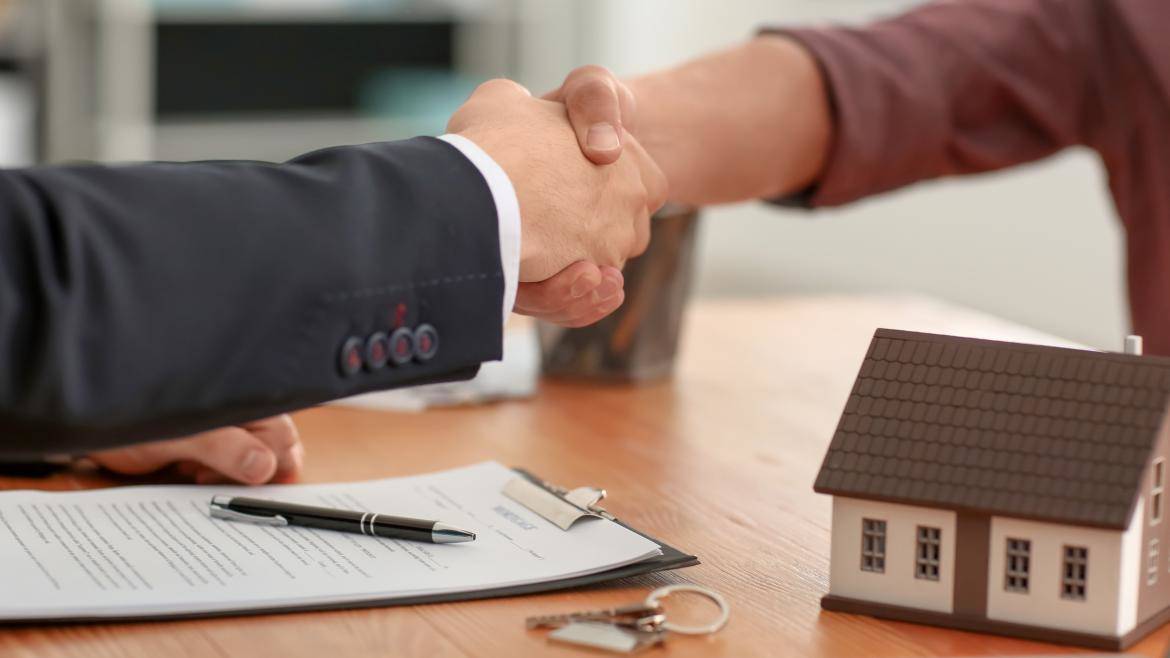 Agentes-inmobiliarios-